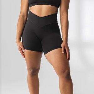 The daydream volley short- Vitality aka Balance Athletica
